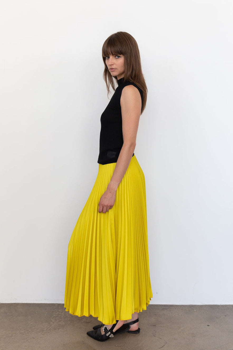 CLASIC SATIN SKIRT MIDI IN CHARTREUSE