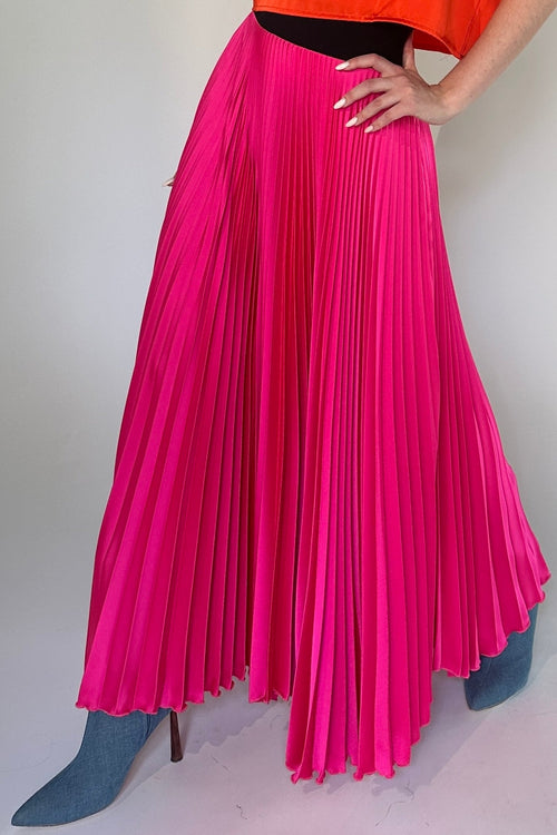 CLASSIC PLEATED SATIN IN HOTPINK