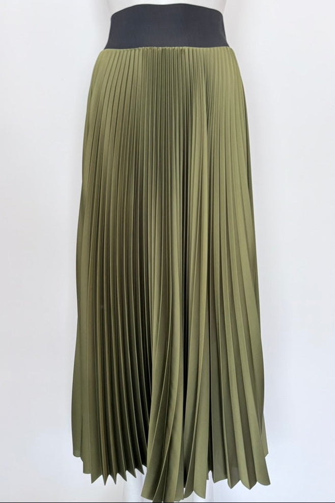 CLASSIC SATIN SKIRT IN OLIVE