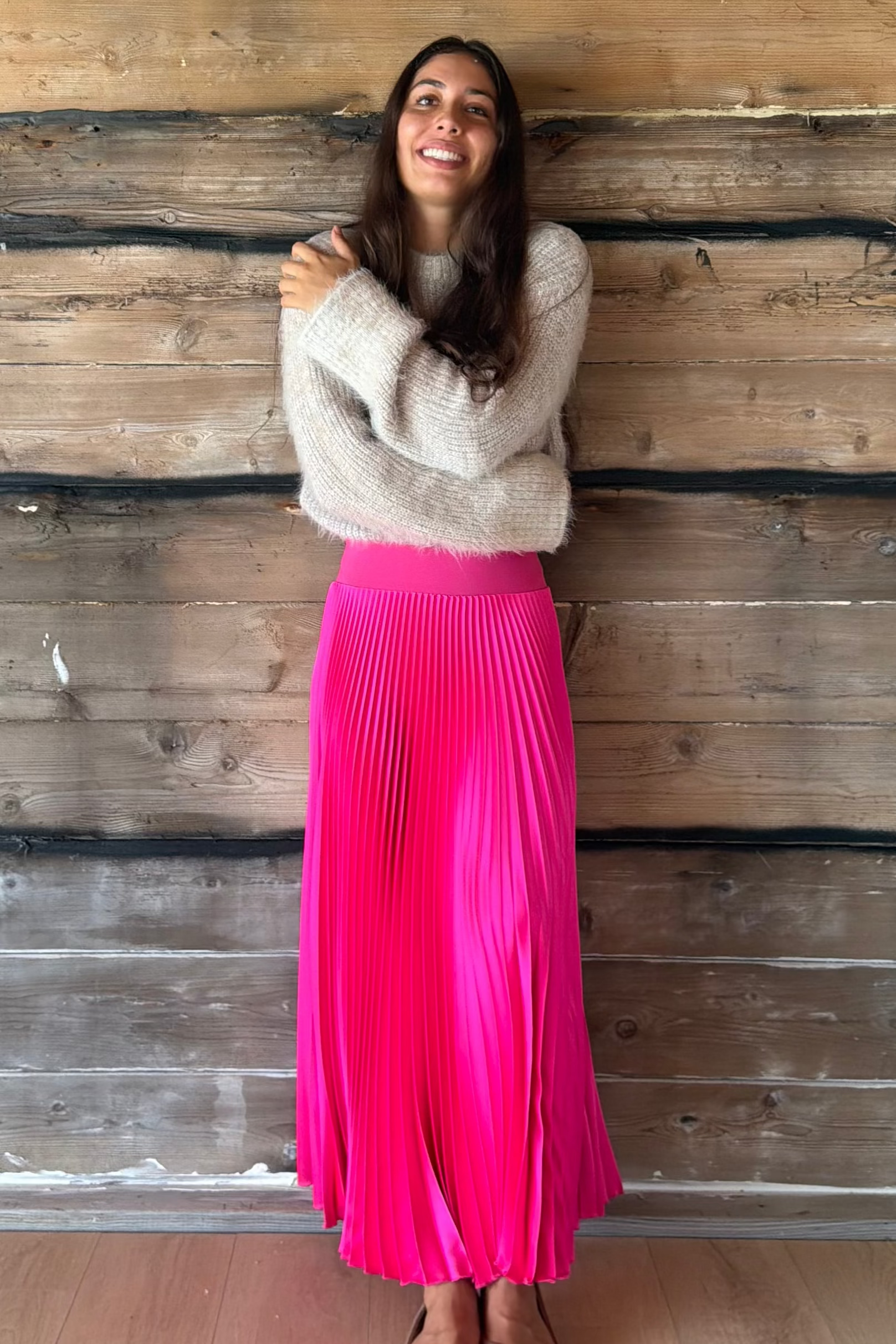 CLASSIC PLEATED SATIN IN HOTPINK