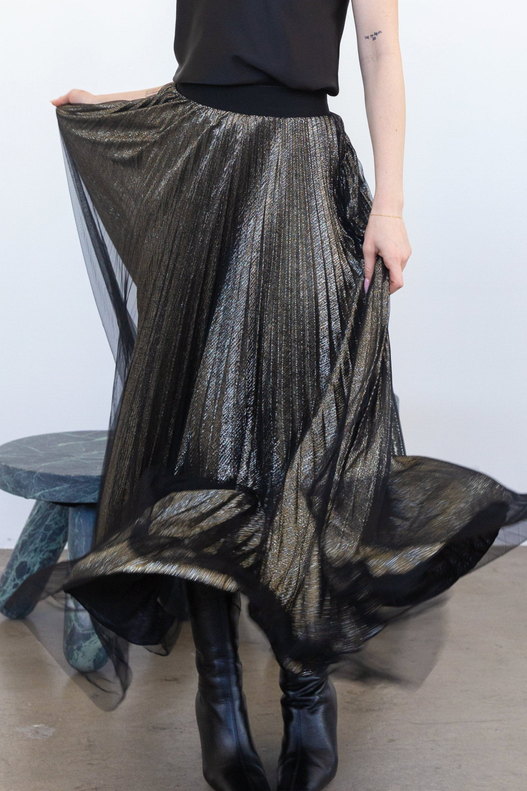 METALLIC PLEAT SKIRT SILVER WITH MESH OVERLAY